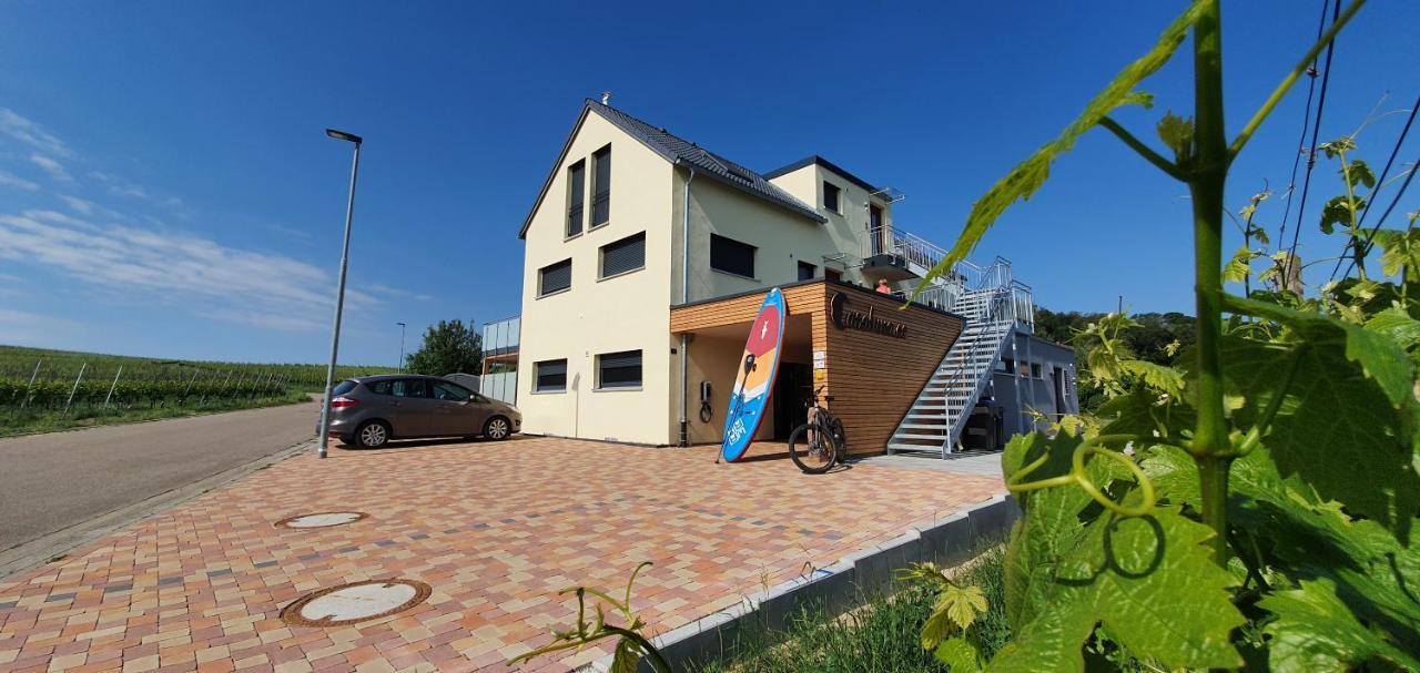 Gaestehaus Casa Luna - Paradiesische Ferienwohnungen Am Kaiserstuhl! Bischoffingen Esterno foto